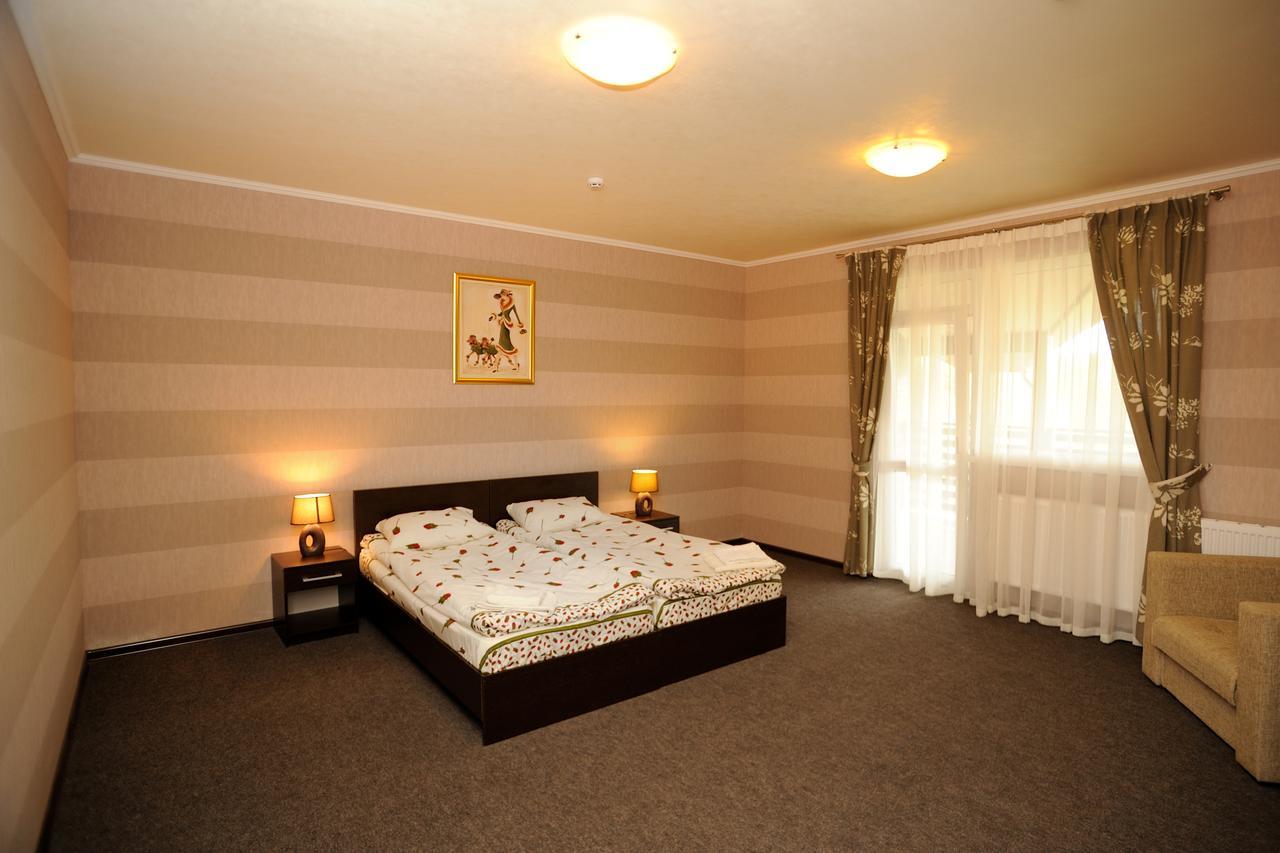 Hotel Vulyk Duliby Buitenkant foto